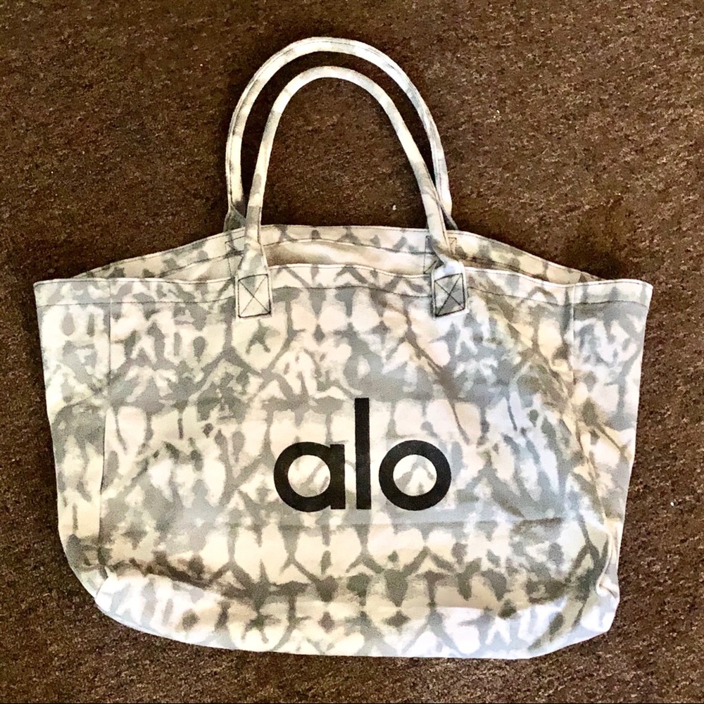 ALO Yoga Tote Bag - Picture 3 of 8